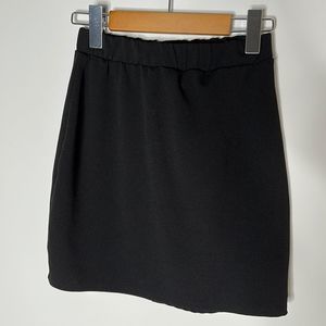 Black fashion nova skirt